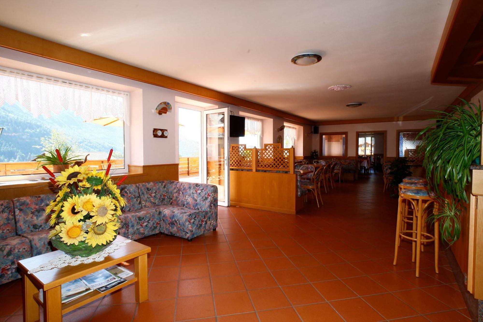 Hotel Garni Villanova โมลเวโน ภายนอก รูปภาพ