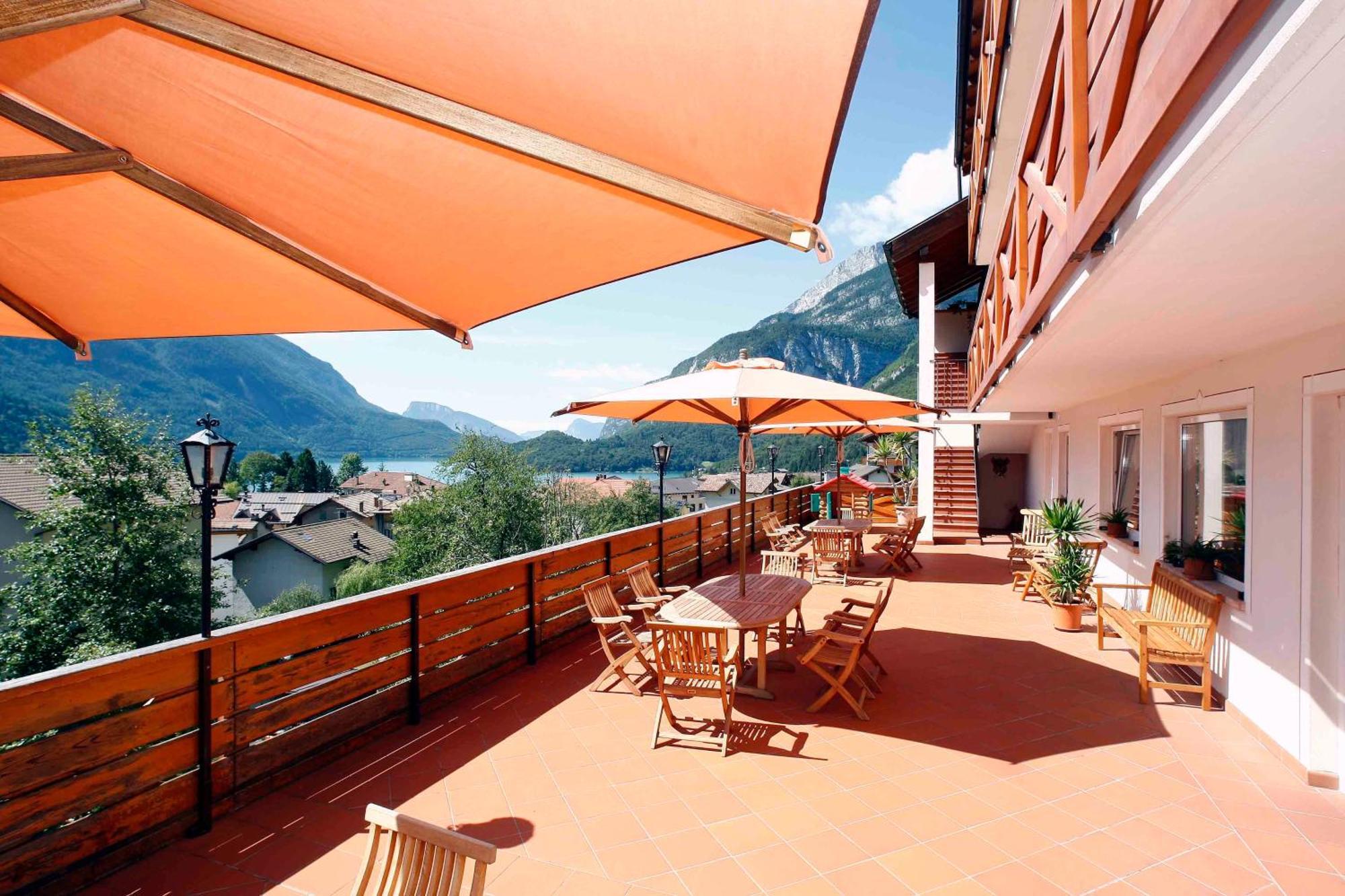 Hotel Garni Villanova โมลเวโน ภายนอก รูปภาพ