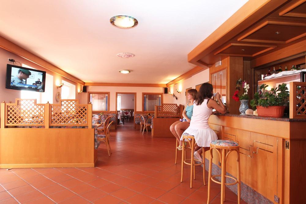 Hotel Garni Villanova โมลเวโน ภายนอก รูปภาพ