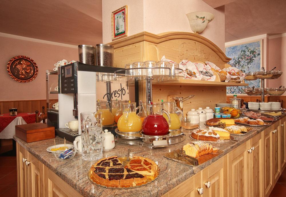 Hotel Garni Villanova โมลเวโน ภายนอก รูปภาพ